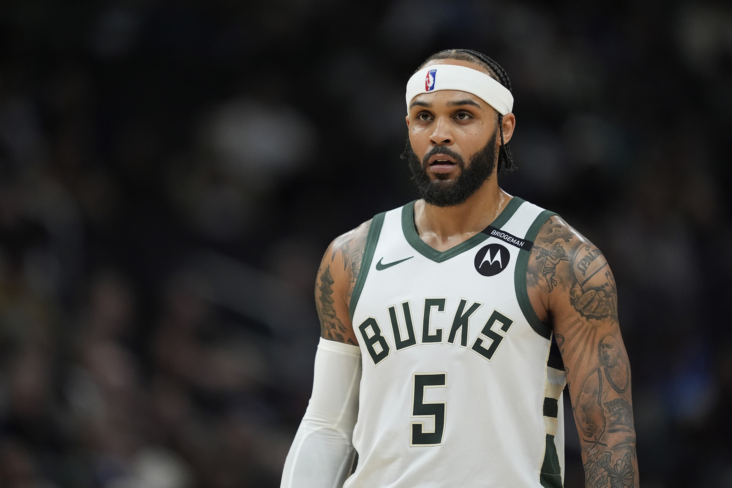 里程碑夜密尔沃基雄鹿外线爆发,中超今晨刷纪录,话题不断,团队化学反应显著 里程碑夜密尔沃基雄鹿外线爆发,中超今晨刷纪录,话题不断,团队化学反应显著